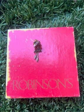 Birdhouse Brooch - Gold Tone